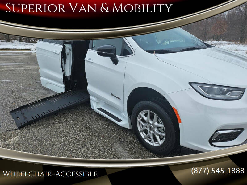 2024 Chrysler Pacifica Touring