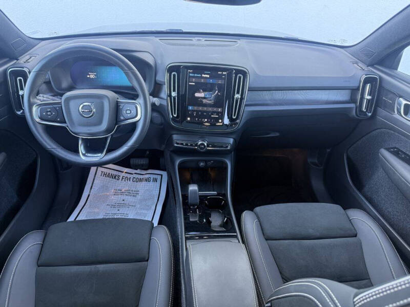 2022 Volvo C40 Recharge Pure Electric P8