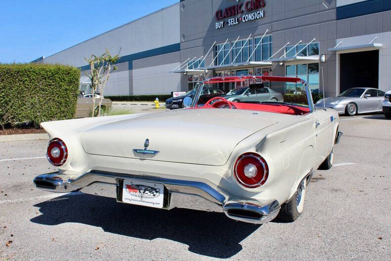 1957 Ford Thunderbird