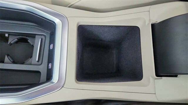 2022 Audi e-tron quattro Premium