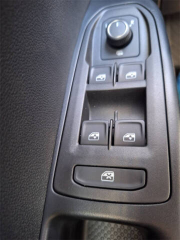 2026 Volkswagen Taos SE Black