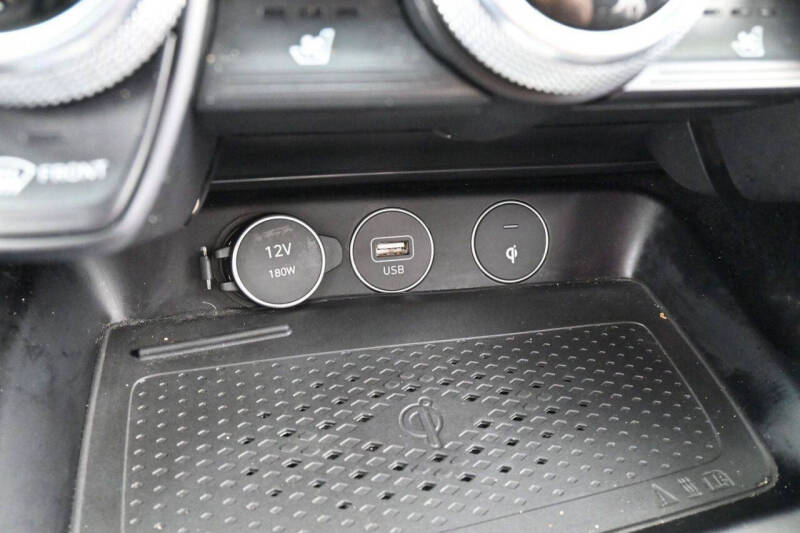 2023 Genesis G70