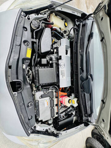 2010 Toyota Prius III