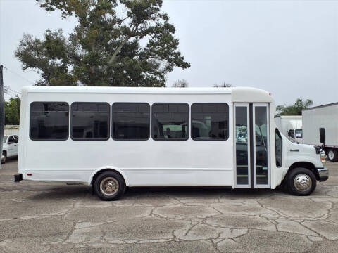 2013 Ford E-Series E-450 SD