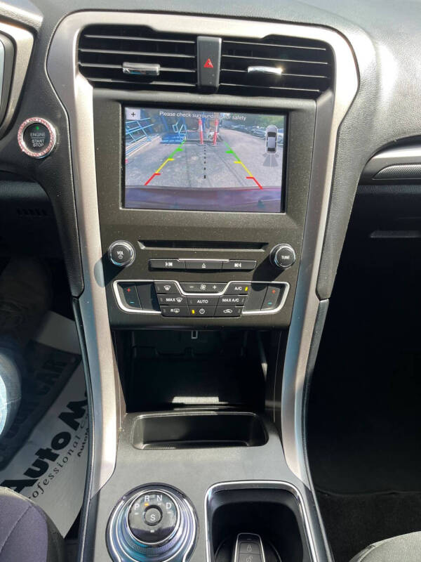 2017 Ford Fusion SE