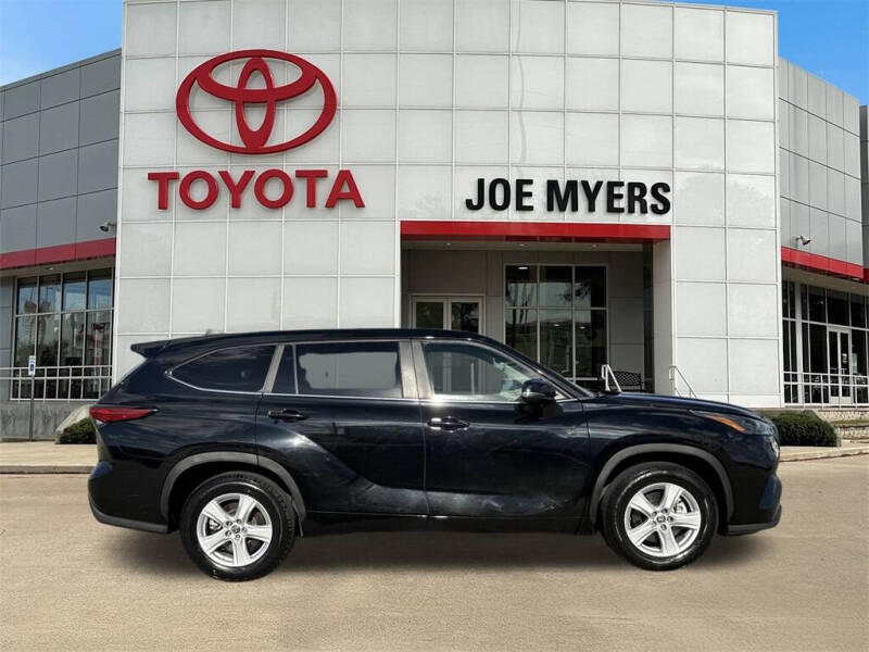 2023 Toyota Highlander LE