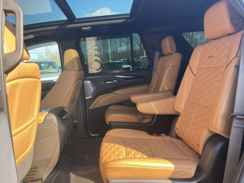 2023 Cadillac Escalade Sport