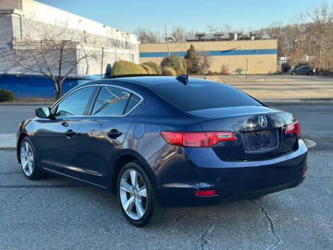 2013 Acura ILX 2.0L w/Premium