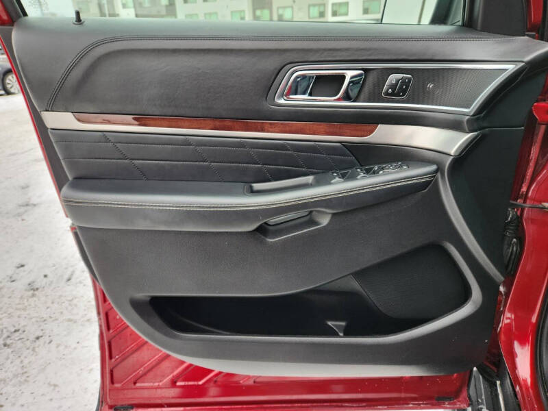 2017 Ford Explorer Platinum