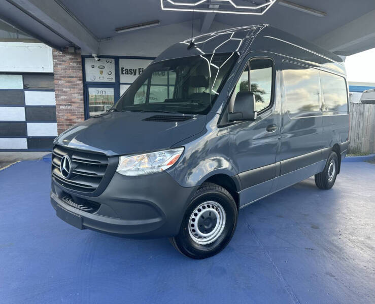2019 Mercedes-Benz Sprinter Crew Van Base's photo