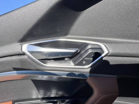 2019 Audi e-tron quattro Premium Plus