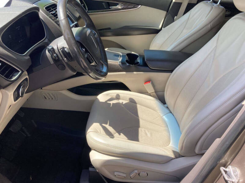 2019 Lincoln Nautilus Select