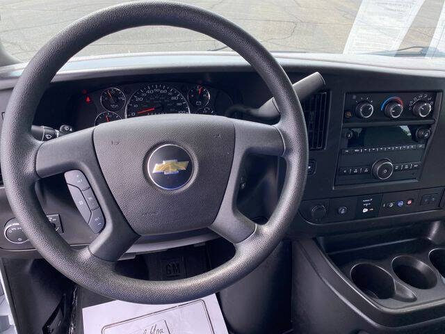 2025 Chevrolet Express LT 3500