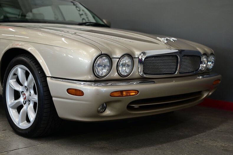 1999 Jaguar XJR