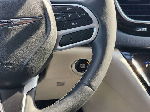 2022 Chrysler Voyager LX