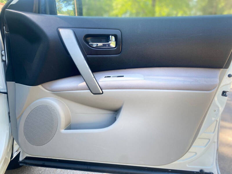 2010 Nissan Rogue S Krom