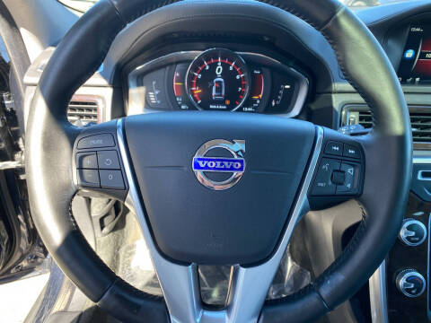 2016 Volvo XC70 T5 Classic Premier