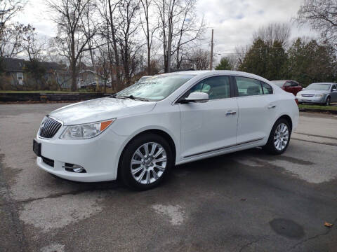 2013 Buick LaCrosse for sale at Dave's Car Corner in Hartford City IN