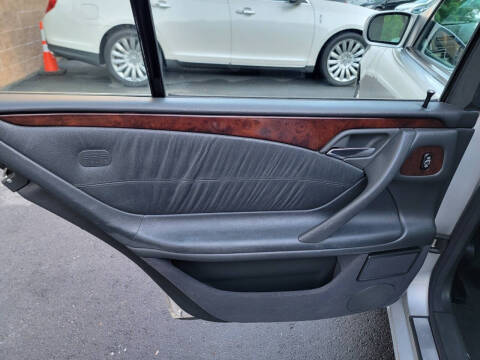2001 Mercedes-Benz E-Class E 320 4MATIC