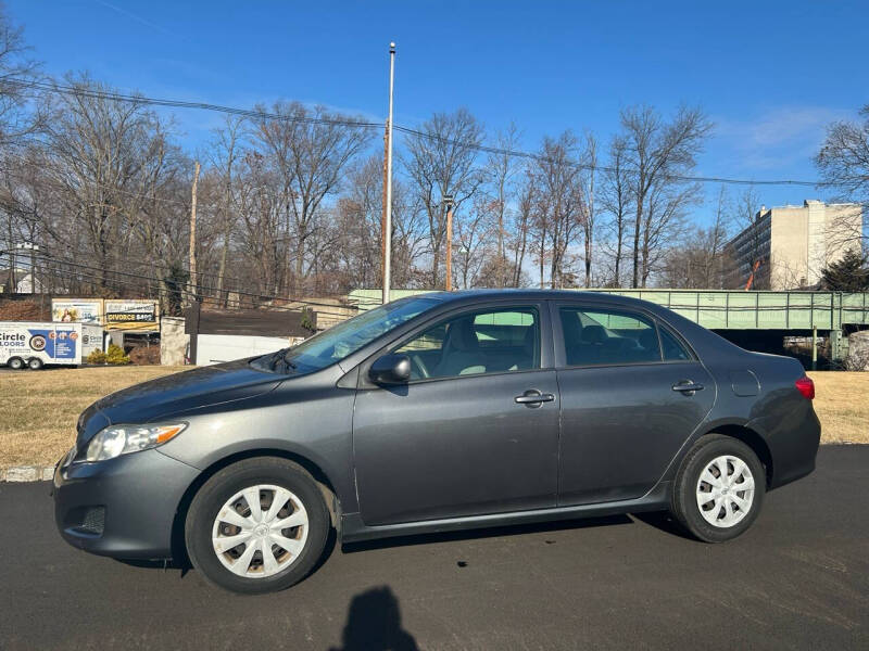 2010 Toyota Corolla LE photo 3