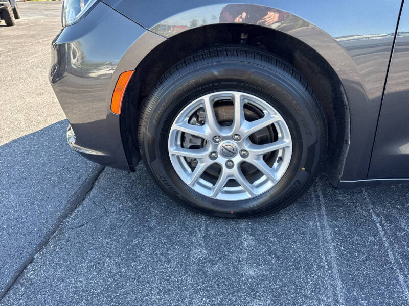 2022 Chrysler Pacifica Touring L - Photo 25
