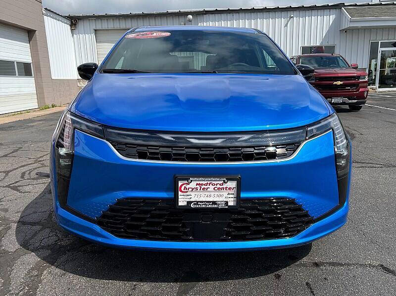 2027 Chrysler Pacifica Select