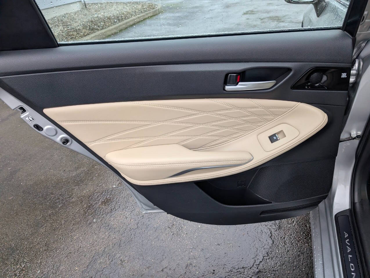 used 2019 Toyota Avalon Hybrid car, priced at $29,999