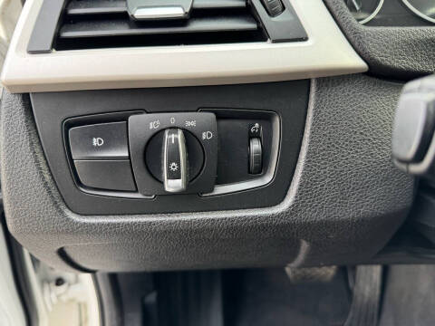 2015 BMW 3 Series 320i