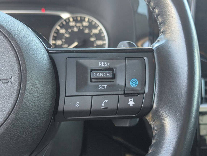 2023 Nissan Pathfinder SV