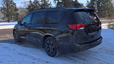 2020 Chrysler Pacifica Hybrid Limited Red S