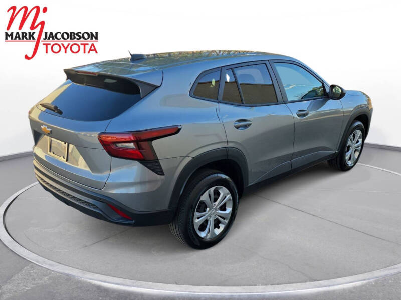 2025 Chevrolet Trax LS