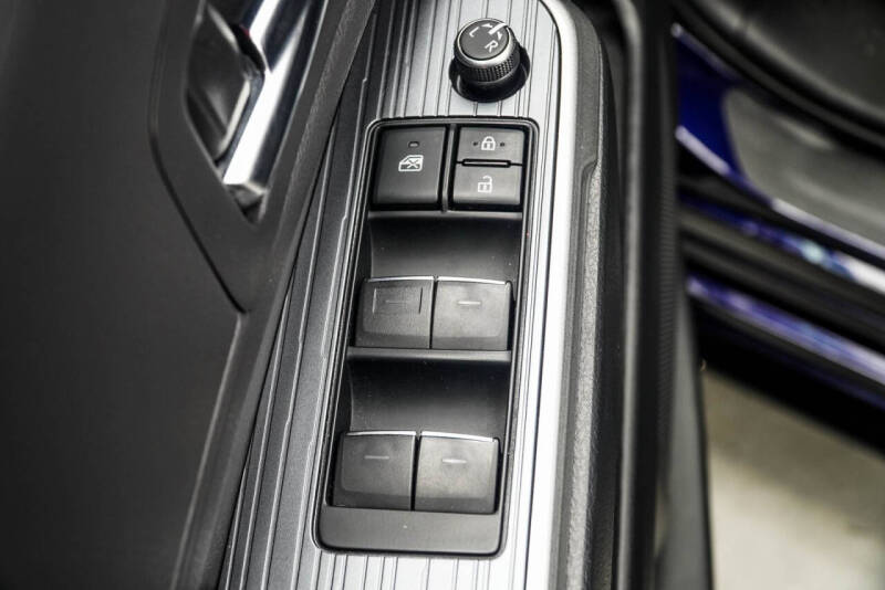 2022 Toyota Sienna XSE 7-Passenger