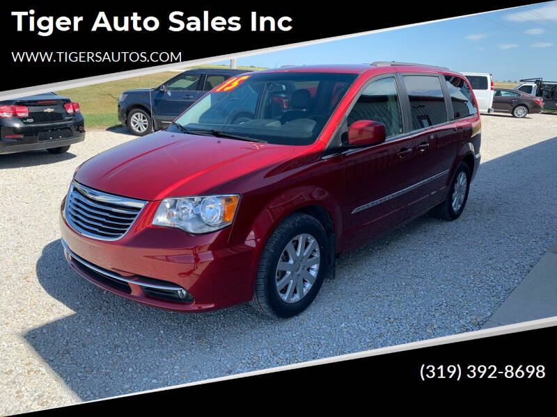 2015 Chrysler Town and Country for sale at Tiger Auto Sales Inc in Danville IA