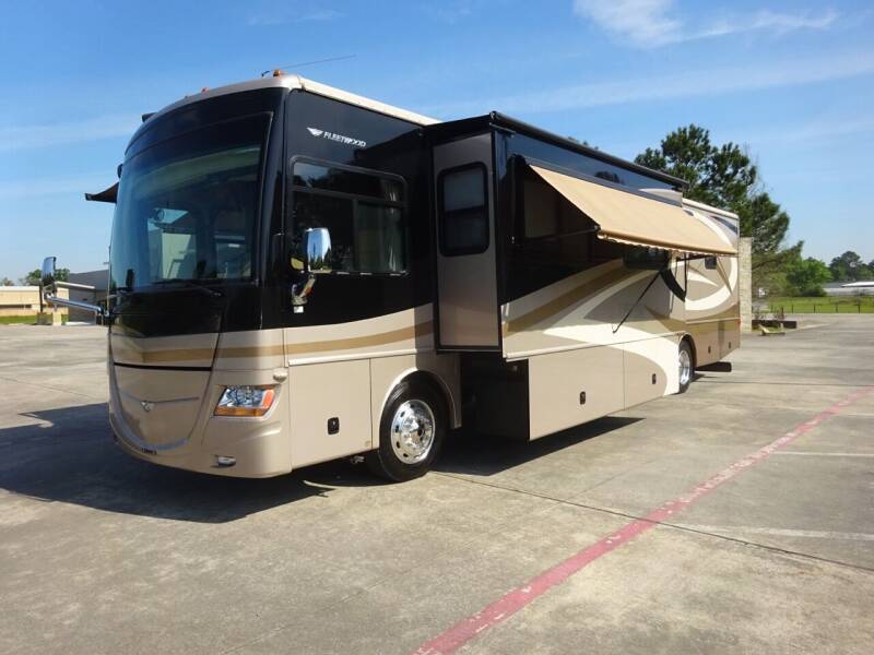 2008 Fleetwood Discovery 40x, OUTSIDE KITCHEN for sale at Top Choice RV in Spring TX