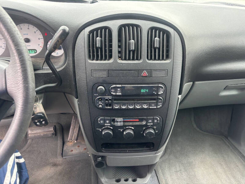 2004 Dodge Grand Caravan SE