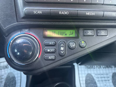 2012 Toyota Prius c Two