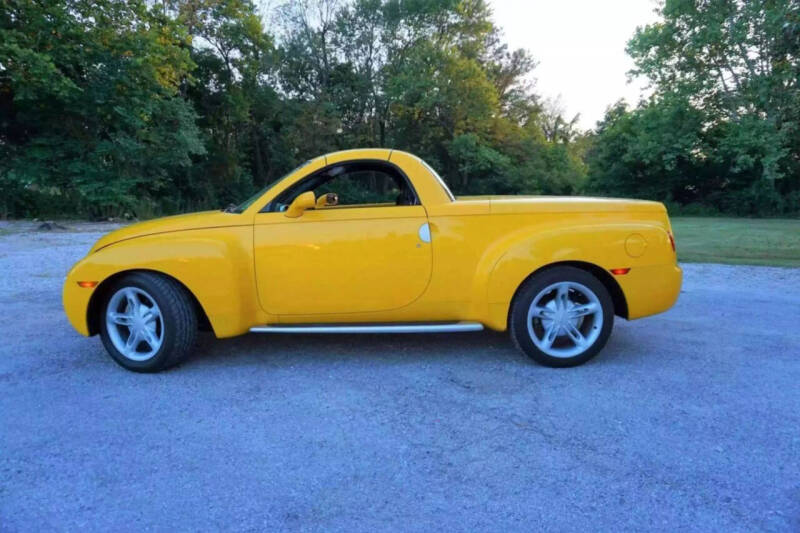 Image 2 of 2004 Chevrolet SSR LS