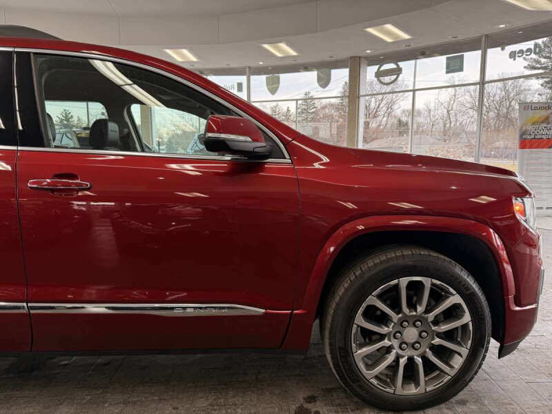 2023 GMC Acadia Denali