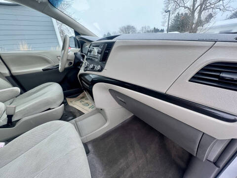 2013 Toyota Sienna L 7-Passenger