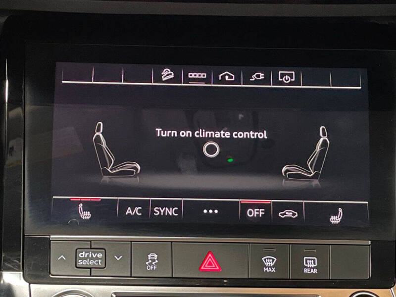 2021 Audi e-tron quattro Premium