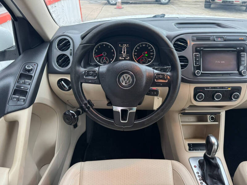 2012 Volkswagen Tiguan LE