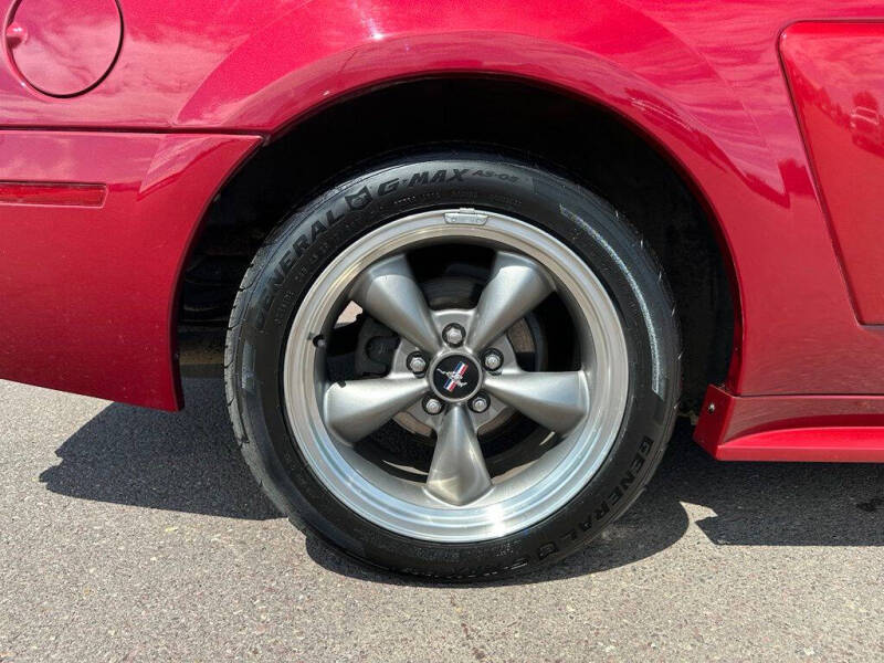 2004 Ford Mustang GT Deluxe