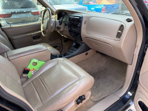 2000 Ford Explorer Eddie Bauer