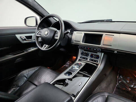 2015 Jaguar XF 3.0 Sport