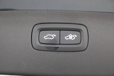 2020 Volvo XC90 T5 Momentum