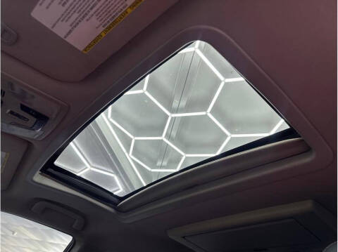 2017 Toyota Sienna SE Premium 8-Passenger