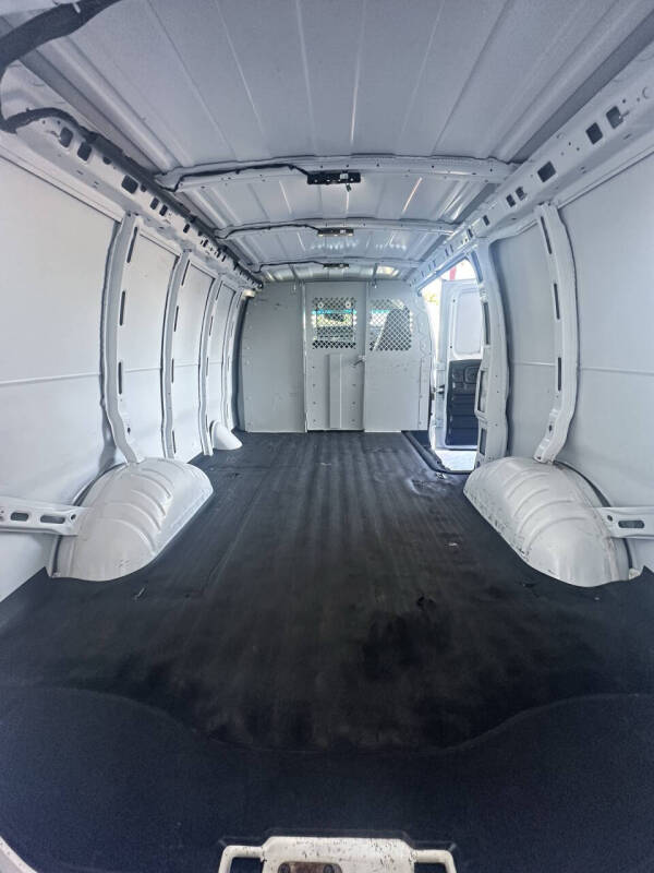 2021 Chevrolet Express 2500