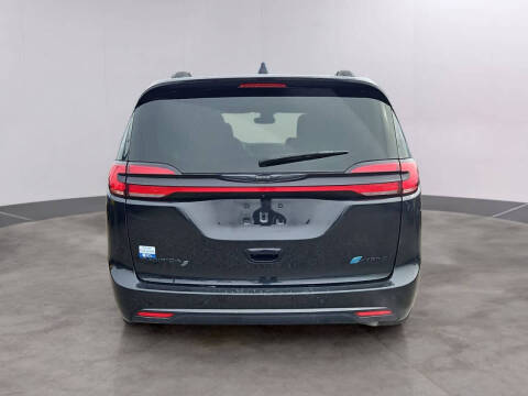 2024 Chrysler Pacifica Plug-In Hybrid Select