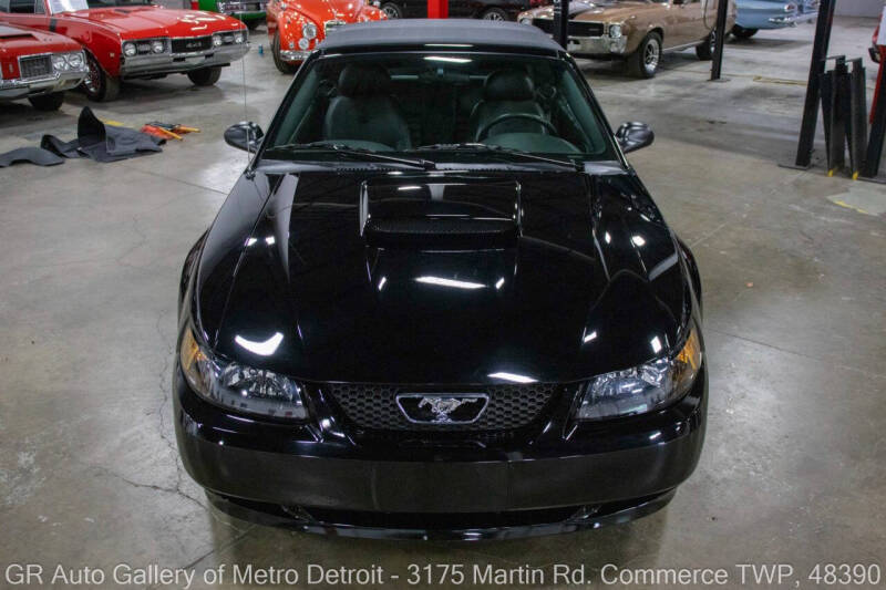 2004 Ford Mustang GT Deluxe