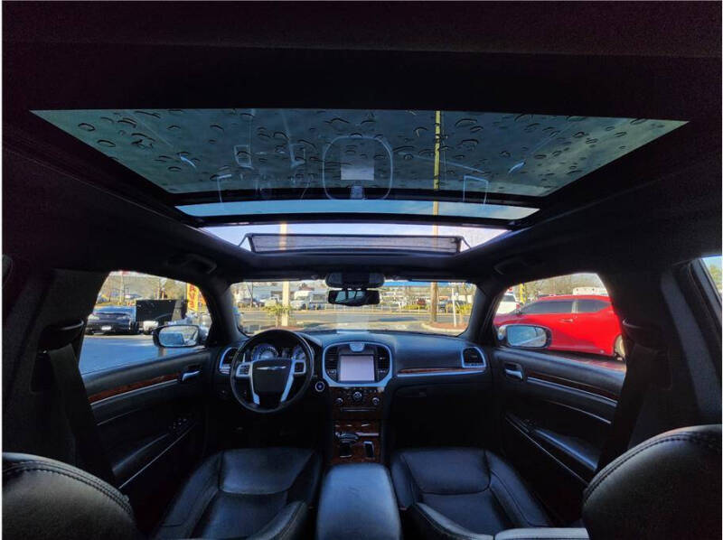 2012 Chrysler 300 Limited